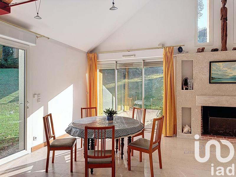 Maison - 360 m² - 13 pièces