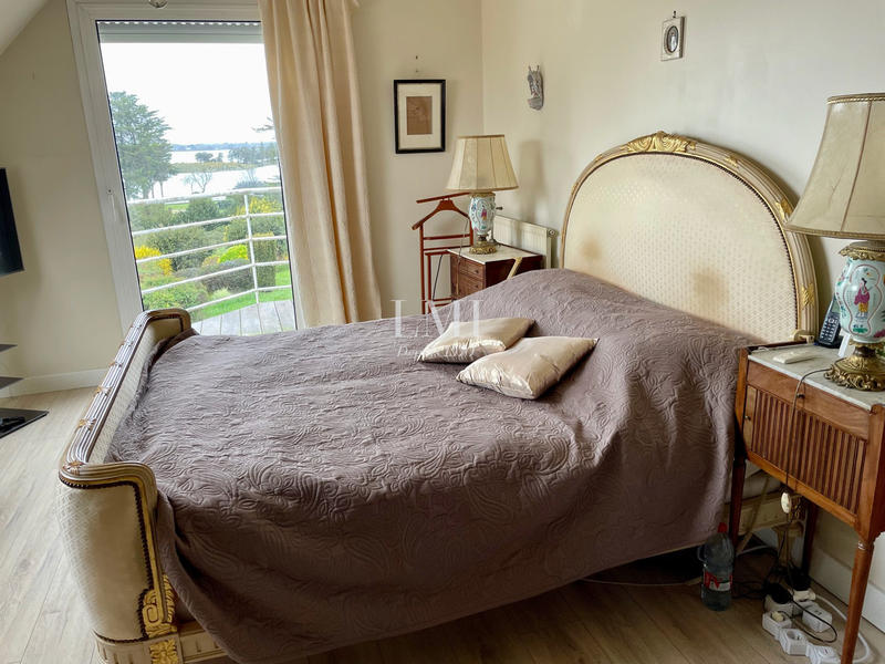 Maison - 185 m² - 7 pièces