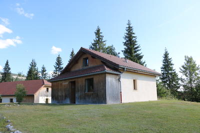 Chardon bleu et Epervière avec Sauna ( Chalet Beaujon - ex Sabots de Vénus)