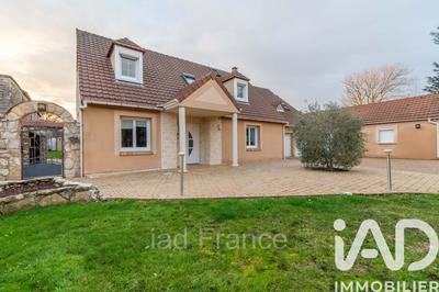 Maison - 203 m² - 10 pièces