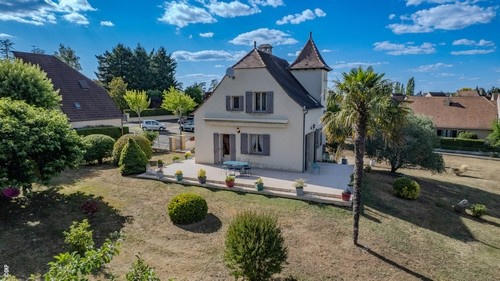 Maison - 144 m² - 8 pièces