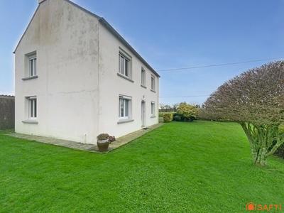 Maison - 98 m² - 5 pièces