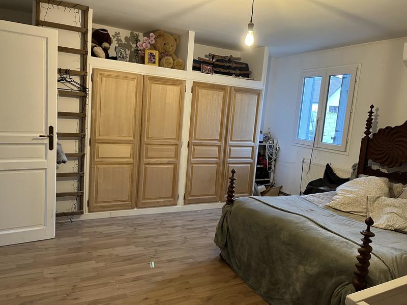 Villa - 223 m² - 8 pièces