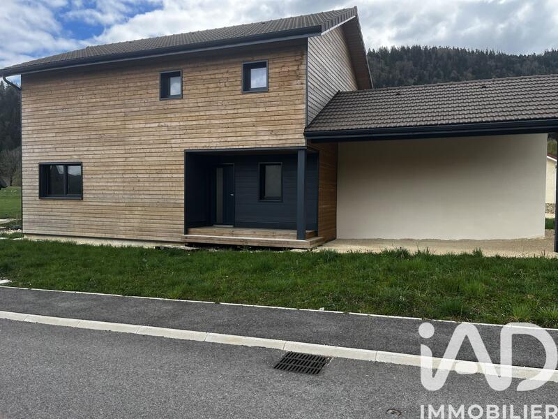 Maison - 126 m² - 2 pièces