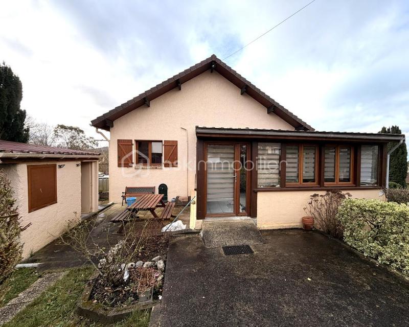 Maison traditionnelle - 85 m² - 3 pièces