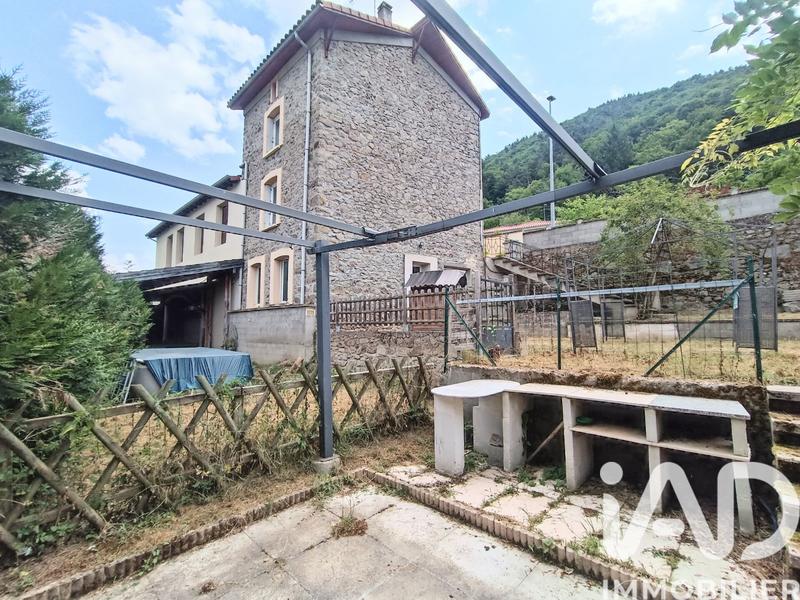 Maison - 96 m² - 5 pièces