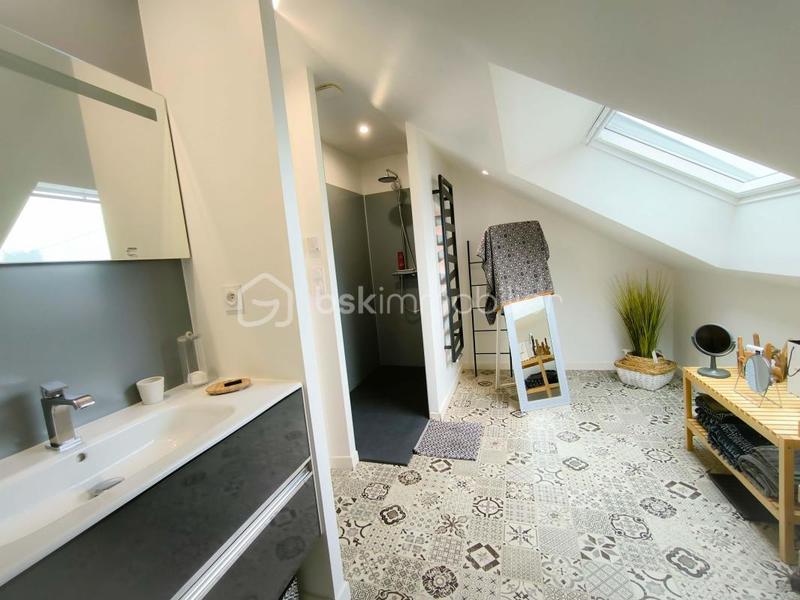 Maison traditionnelle - 164 m² - 6 pièces