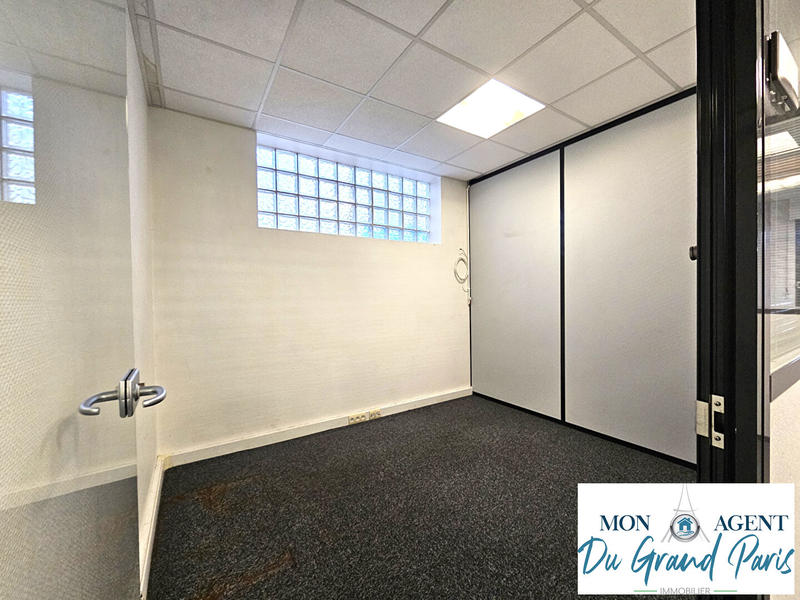 Bureau - 186 m² - 8 pièces