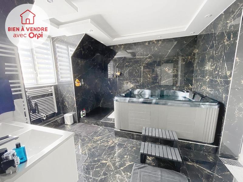 Appartement - 136 m² - 5 pièces