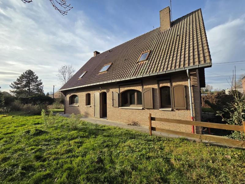 Pavillon - 168 m² - 8 pièces