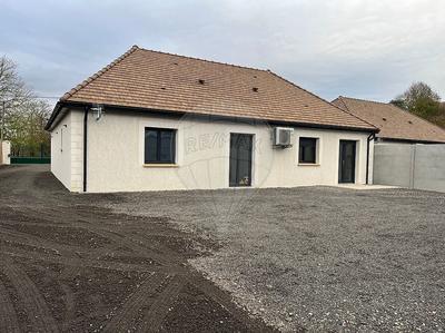 Maison - 96 m² - 4 pièces
