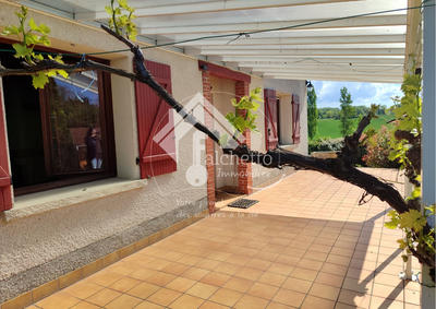 Maison - 200 m² - 7 pièces