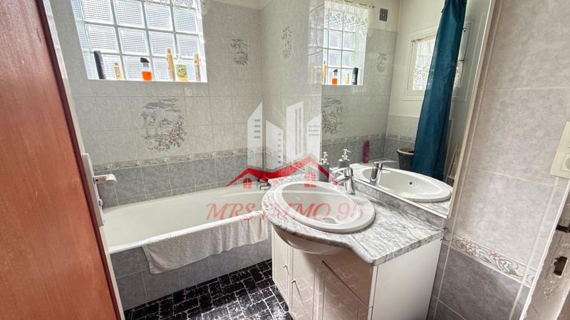 Maison - 122 m² - 5 pièces