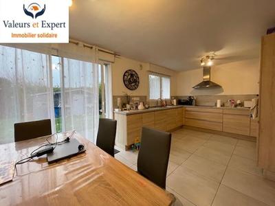 Maison traditionnelle - 190 m² - 7 pièces