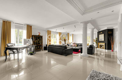 Demeure - 394 m² - 10 pièces