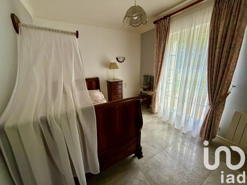 Maison - 200 m² - 11 pièces