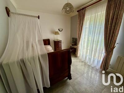 Maison - 200 m² - 11 pièces