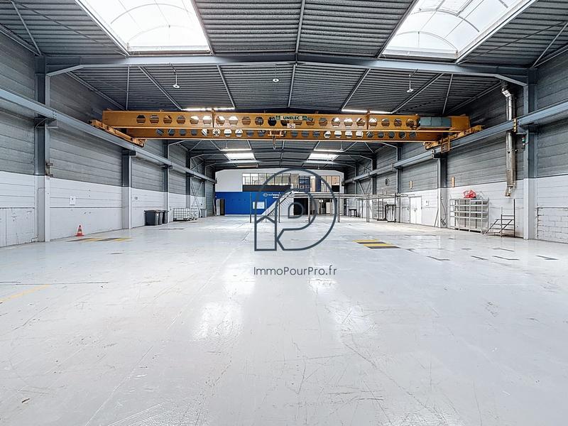 Entrepôt - 1 749 m²