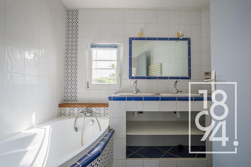 Maison d'architecte - 239 m² - 6 pièces