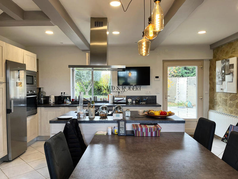 Maison ancienne - 238 m² - 8 pièces