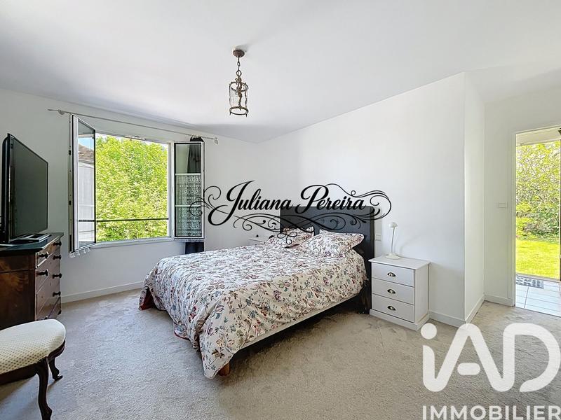 Maison - 205 m² - 9 pièces