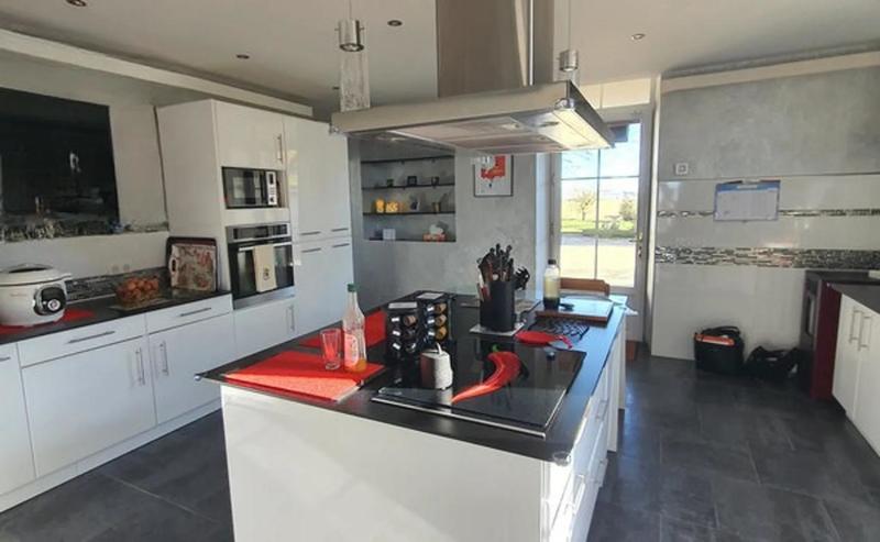 Maison - 210 m² - 5 pièces