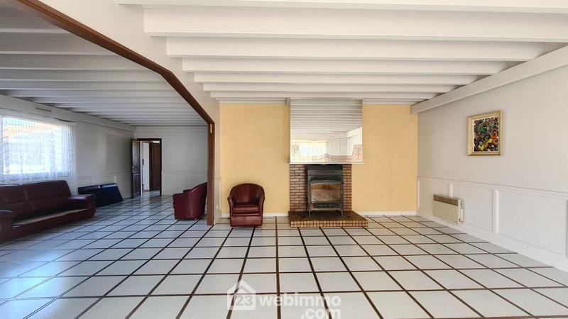 Maison - 370 m² - 12 pièces