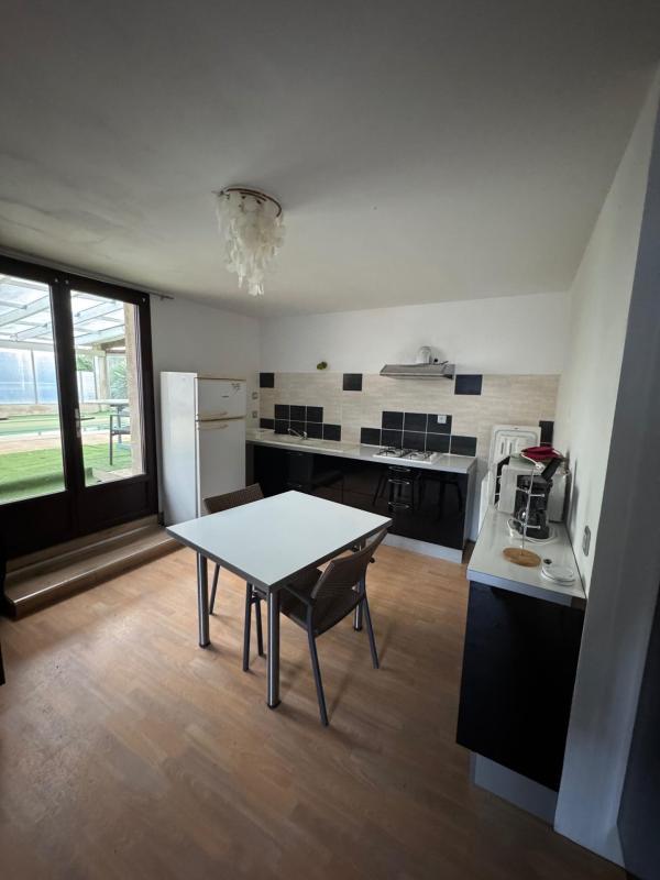 Maison - 250 m² - 9 pièces