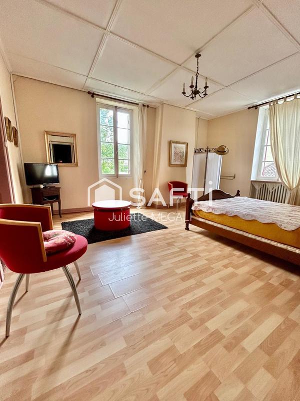 Maison - 450 m² - 16 pièces