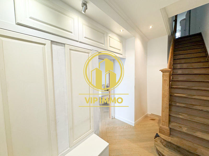 Maison - 170 m² - 8 pièces