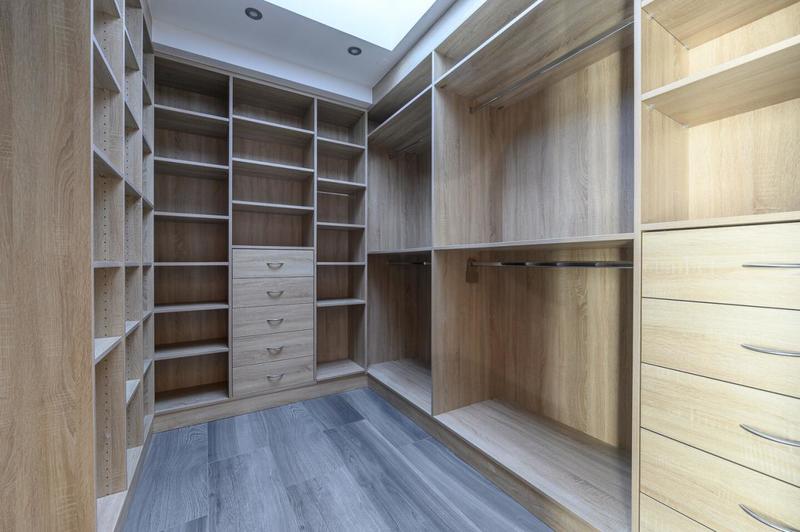 Maison - 305 m² - 7 pièces