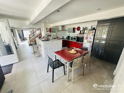 Maison - 190 m² - 8 pièces