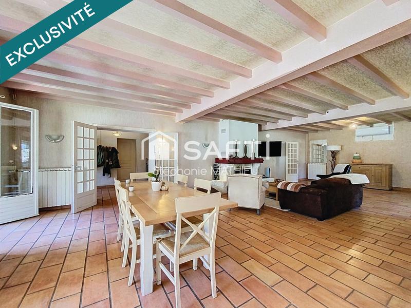 Maison - 245 m² - 8 pièces