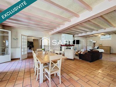 Maison - 245 m² - 8 pièces