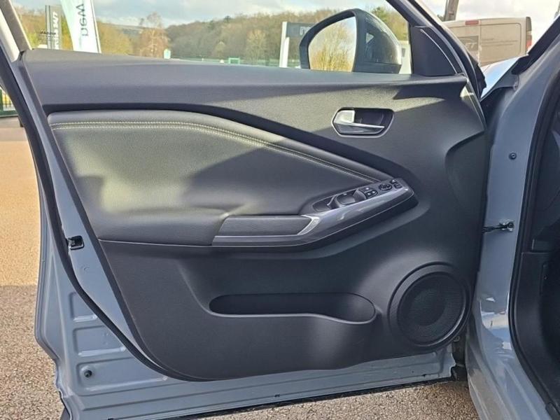 Nissan Juke Dig-T 114 Kiiro