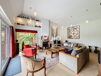 Villa - 196 m² - 6 pièces