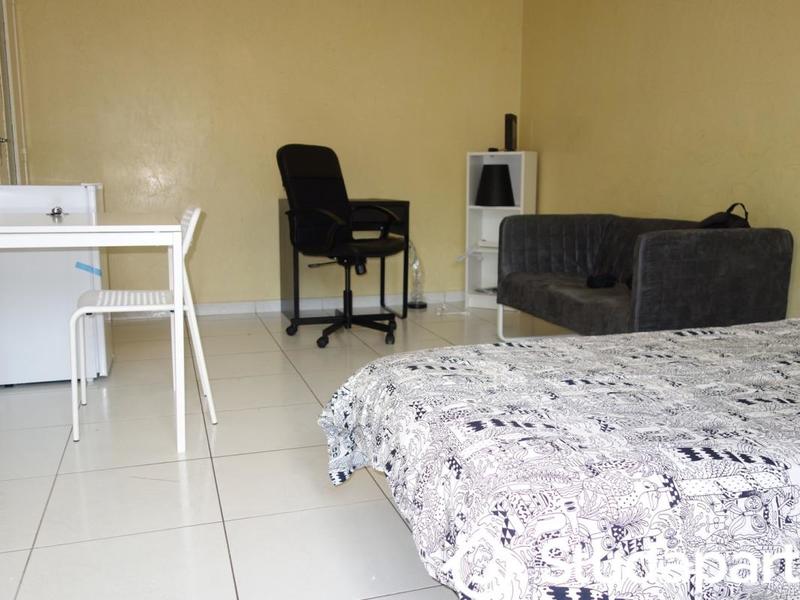 Chambre - 11 m² - 1 pièce