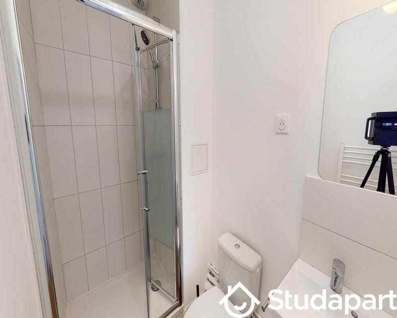 Chambre - 190 m² - 1 pièce