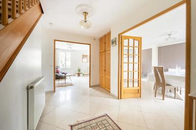 Maison - 184 m² - 8 pièces