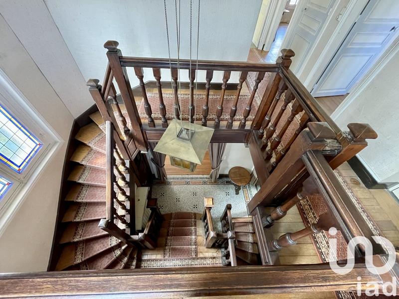 Maison - 205 m² - 9 pièces