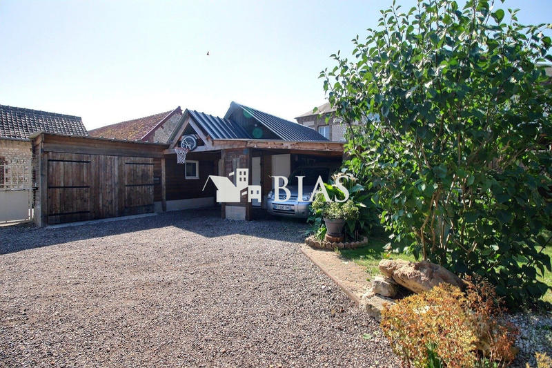 Maison - 298 m² - 10 pièces