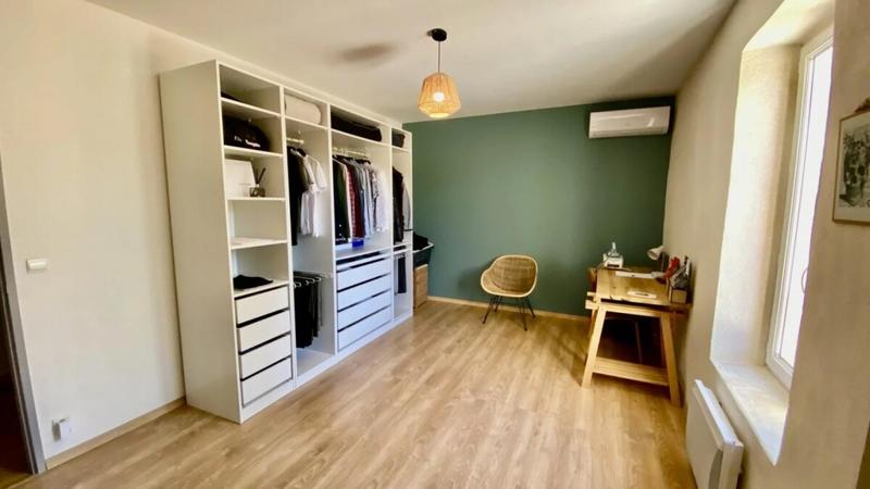 Maison - 225 m² - 10 pièces