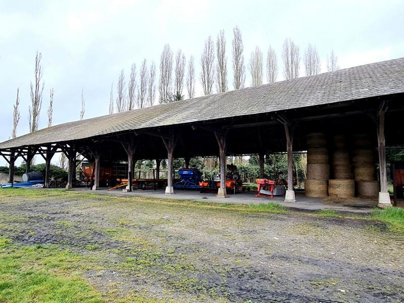 Grange - 600 m² - 1 pièce