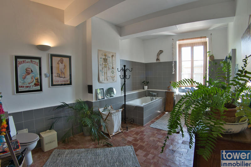 Maison de village - 320 m² - 9 pièces