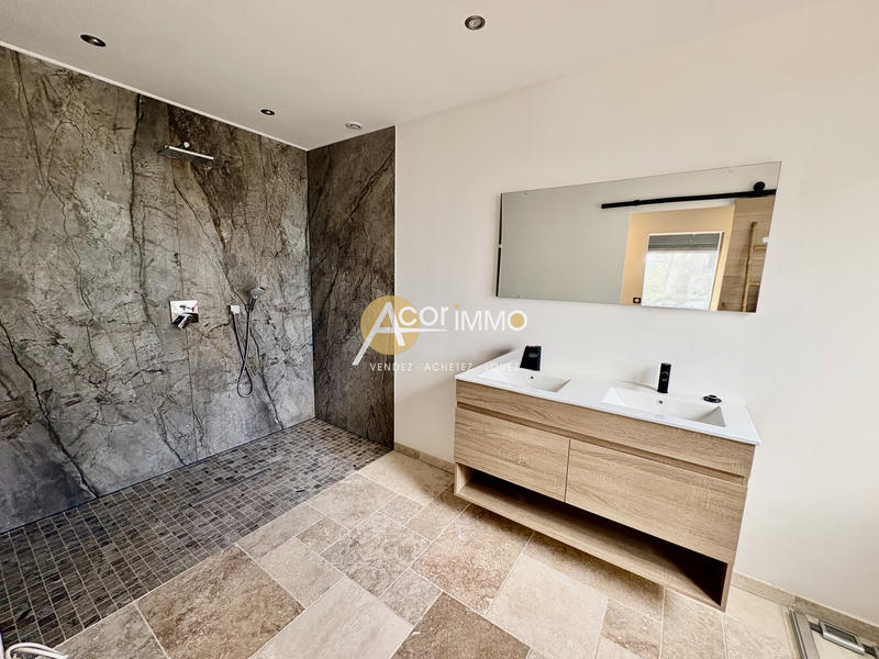 Maison - 192 m² - 7 pièces