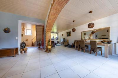 Maison - 253 m² - 7 pièces