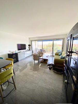 Appartement - 75 m² - 2 pièces