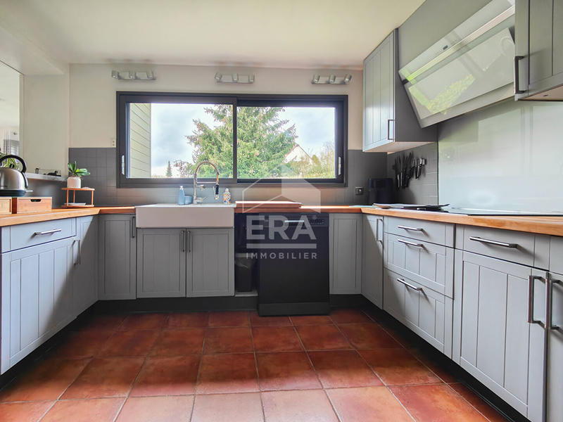 Maison - 161 m² - 8 pièces