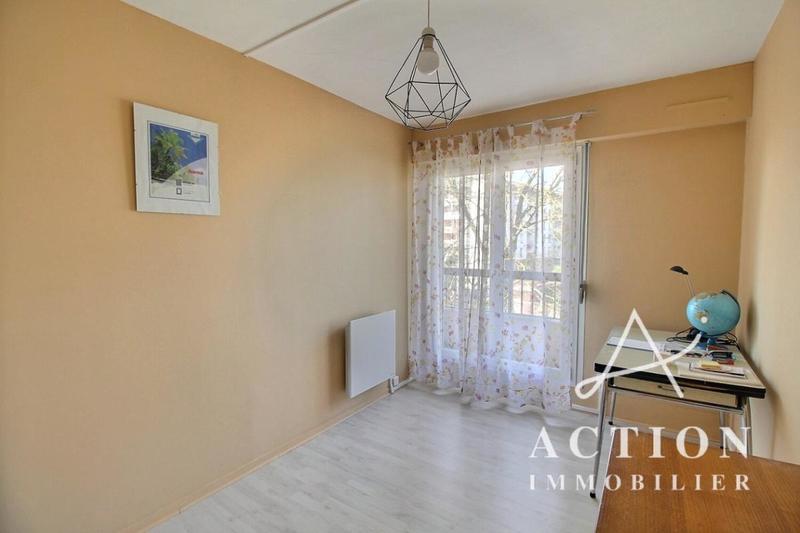 Appartement - 80 m² - 3 pièces