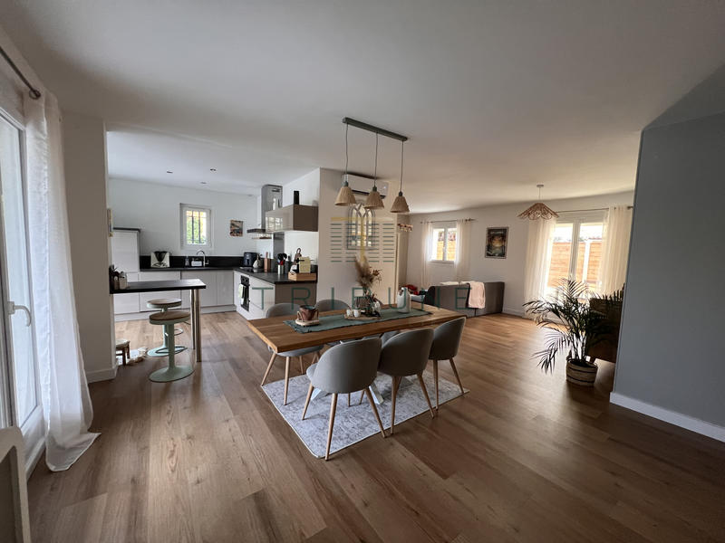 Maison - 96 m² - 4 pièces